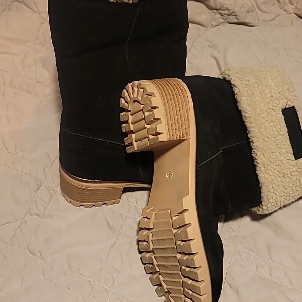 No brand size 8, short heel lined boots, worn once - Picture 5 of 6